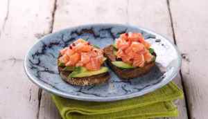 Prøv også Toast med laksetartar og avokado.