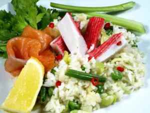Prøv også Rispanne med laks og crabstick.