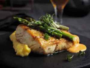 Prøv også Kveitefilet med aioli og hummerhollandaise.