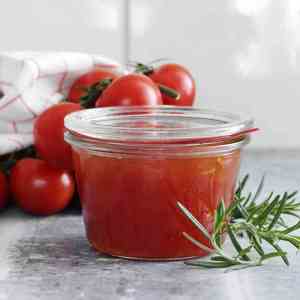 Prøv også Tomatmarmelade med rosmarin.