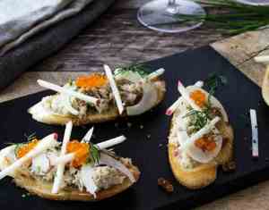 Prøv også Krabbe-crostini med fennikel og eple.