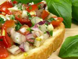 Prøv også Original bruschetta med tomatsalat.