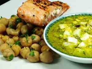 Prøv også Grillet laks med kikerter og tartarsaus.
