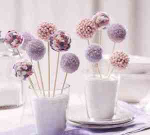 Prøv også Fargerike cake pops.