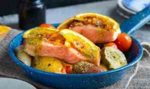 Prøv også Laksefilet med ovnsbakt paprika, løk og squash.
