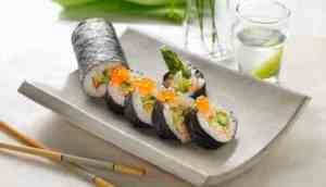 Prøv også Futomaki sushi med reker.