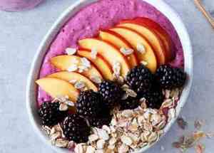 Prøv også Smoothiebowl med blåbær og bjørnebær.