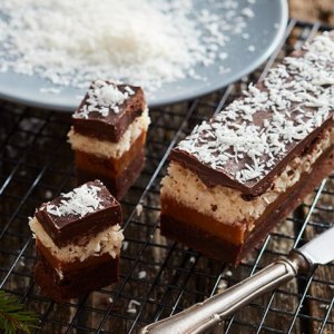 Prøv også Bountysjokoladekake med karamell.