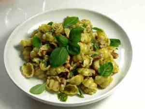 Prøv også Gnocchi med svinekjøtt og pestosaus.