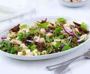 Prøv også Lun kyllingsalat med pesto.