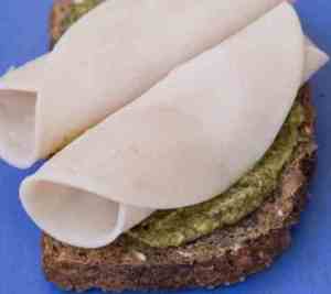 Prøv også Skive med kyllingpålegg og pesto.