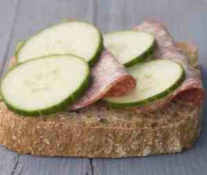 Prøv også Skive med salami og agurk.