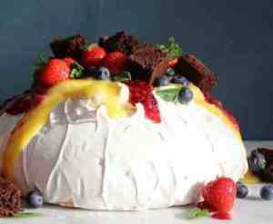 Prøv også Pavlova med brownie.
