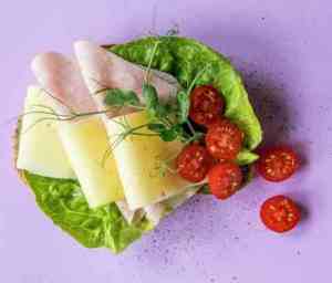Prøv også Lekkert smørbrød med ost og skinke.