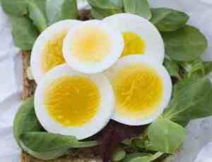 Prøv også Skive med kokt egg og salat.