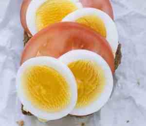 Prøv også Skive med kokt egg, tomat og majones.
