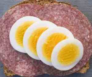 Prøv også Skive med salami og kokt egg.