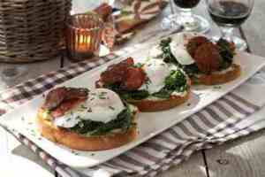 Prøv også Smørbrød med chorizo, posjert egg og smørdampet spinat.