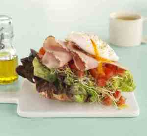 Prøv også Smørbrød med posjert egg og skinke.