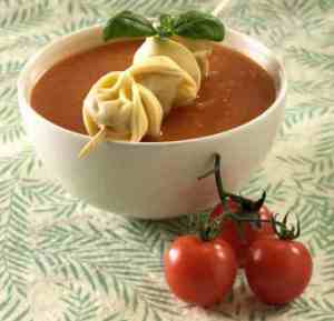 Prøv også Enkel tomatsuppe med tortellinispyd.