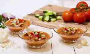 Prøv også Gazpacho - kald grønnsaksuppe.