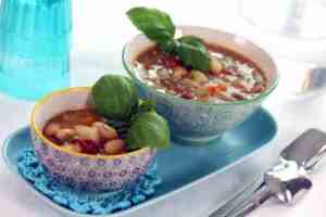 Prøv også Grønnsakssuppe med pistou og bønner.