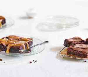 Prøv også Brownie med salt karamellsaus.