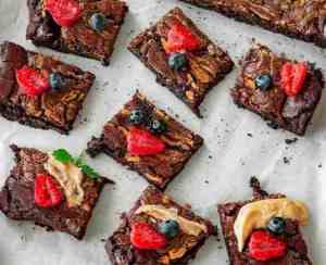 Prøv også Klassisk brownie med peanøttsmør og salt karamell.
