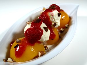 Prøv også Peach Melba.