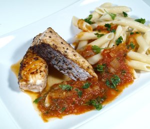 Prøv også Hot & spicy pasta med grillet laks.
