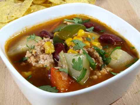 Mexikansk suppe med sorte bønner oppskrift.