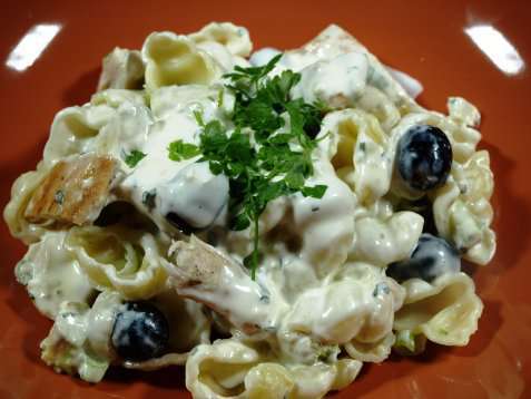 Kylling med pastasalat oppskrift.