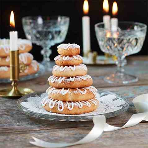 Kransekake som juletre oppskrift.