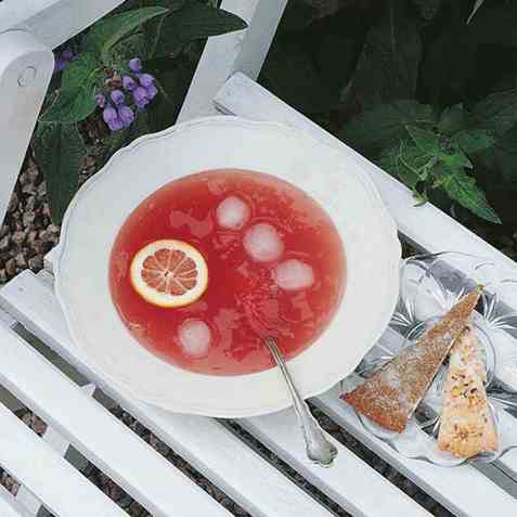 Kald rabarbrasuppe oppskrift.