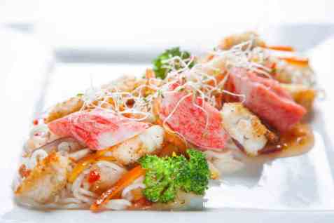 Wok med steinbit og LobNobs oppskrift.