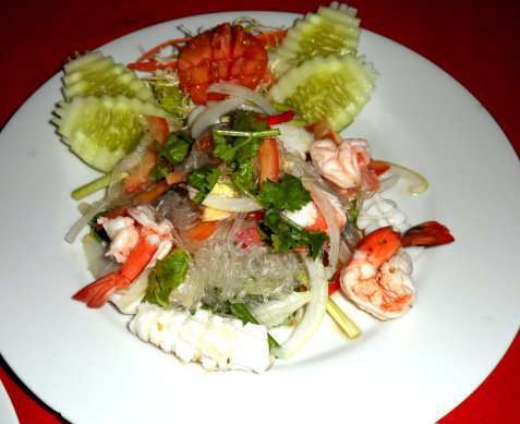 Thai Seafood Salad (Yum Talay) oppskrift.