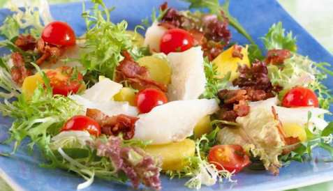 Salat med klippfisk og tomater oppskrift.