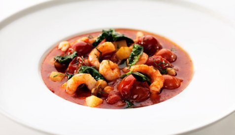 Rekesuppe med spinat, kikerter og plommetomater oppskrift.