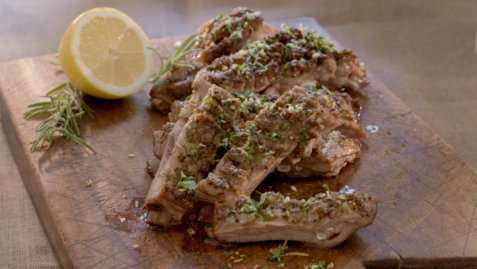 Fersk lammeribbe med gremolata oppskrift.