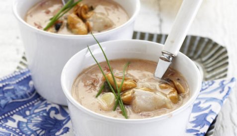 Fiskesuppe med tomatsmak oppskrift.