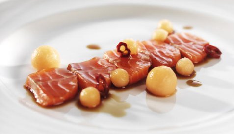 Sashimi av ørret med ponzusaus oppskrift.