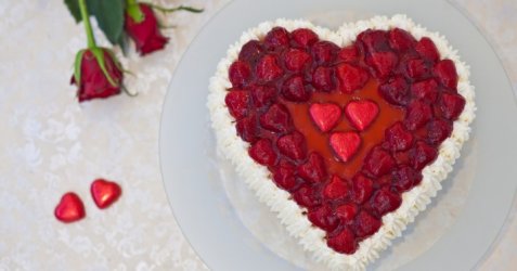 Hjertekake til valentine eller morsdag oppskrift.