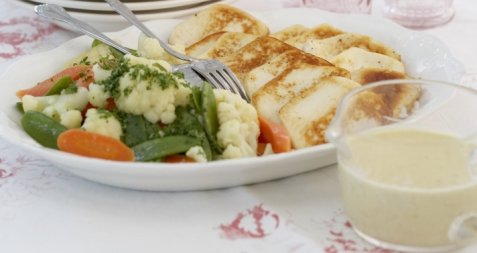 Fiskepudding med karrisaus oppskrift.