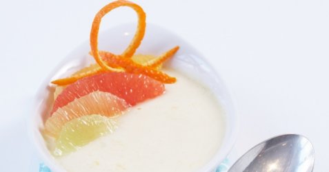Sitrus panna cotta oppskrift.