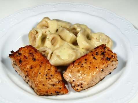 Laks med tortellini oppskrift.