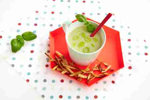 Jordskokksuppe med persillerotchips oppskrift.