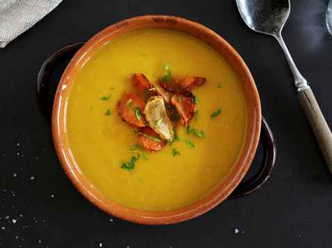 Jordskokk og gulrotsuppe oppskrift.
