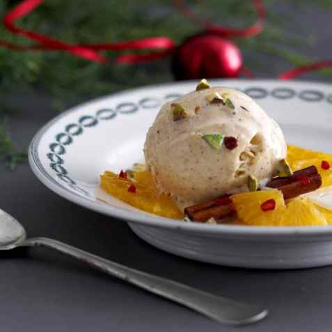 Appelsinsalat med juleiskrem oppskrift.