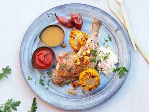 Grillede kyllinglår med coleslaw oppskrift.