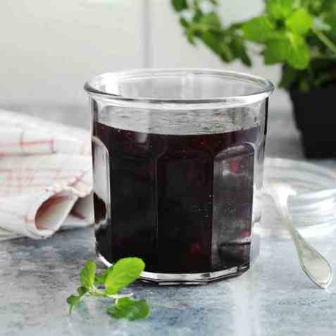 Morellsyltetøy med Campari oppskrift.